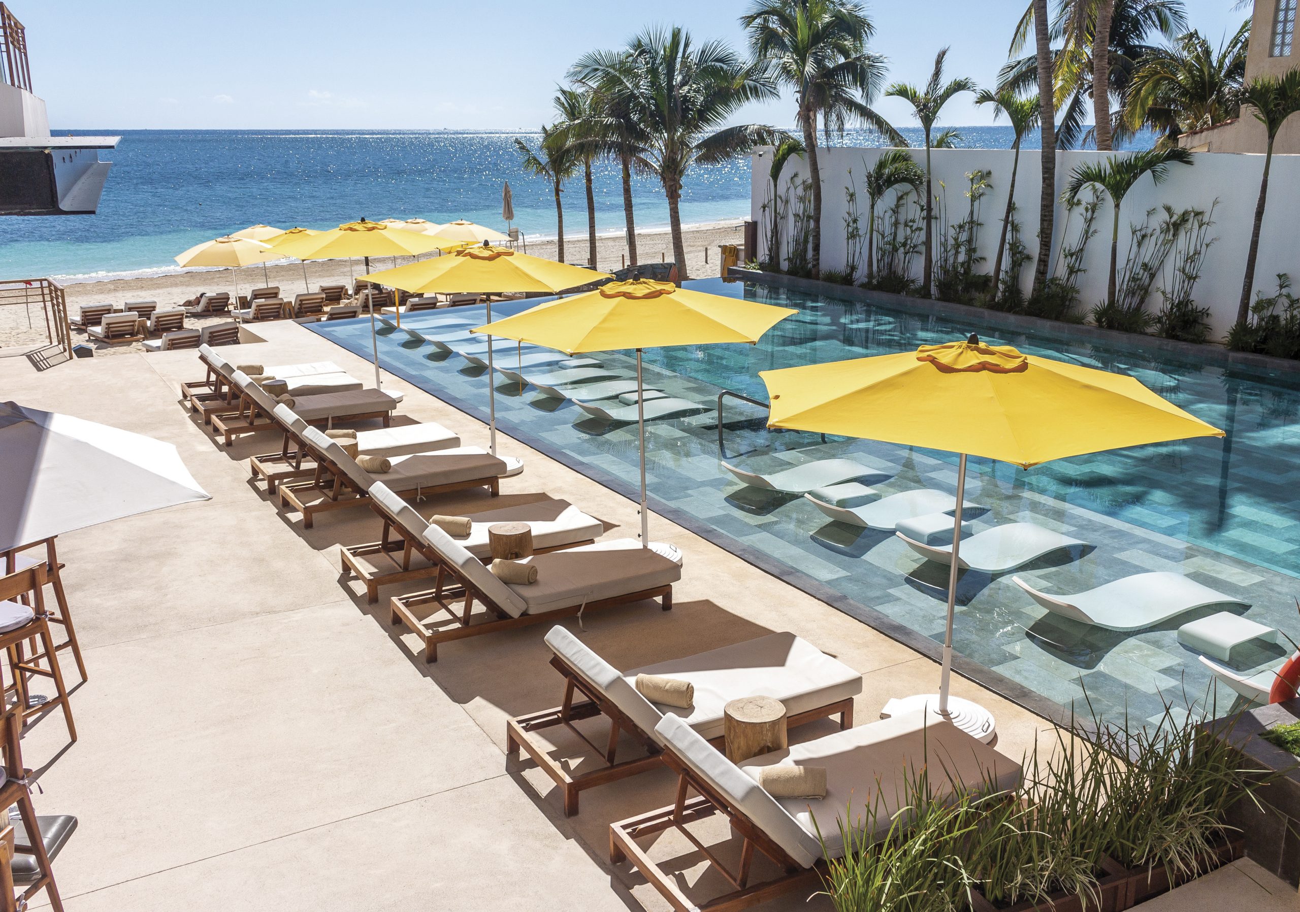 The Fives Oceanfront Puerto Morelos